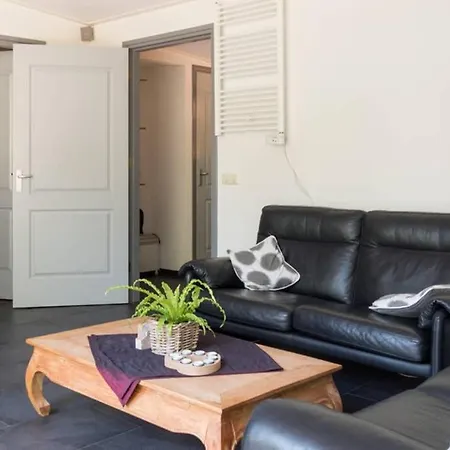 Luxe Recreatiebungalow Сasa de vacaciones *